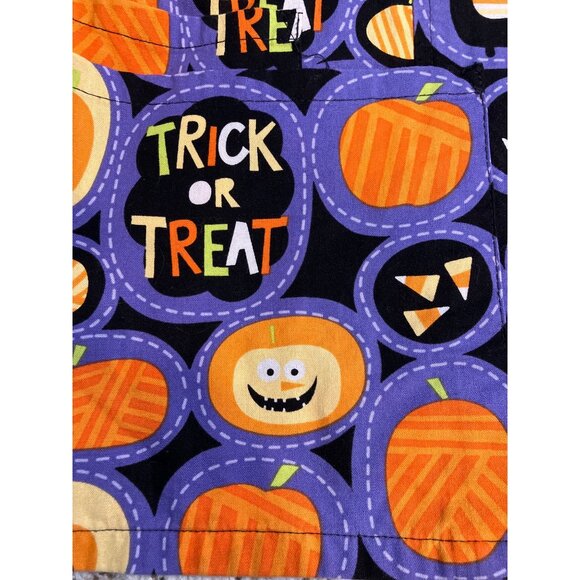Halloween HQ Scrub Top Trick or Treat Pumpkins Cat Size M - Picture 9 of 11